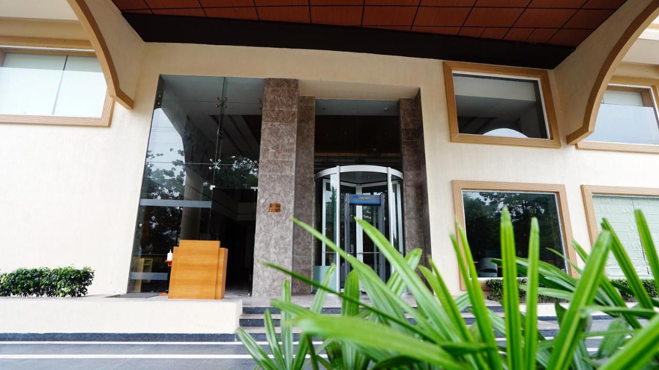 The Fern Residency Sarnath Hotel Varanasi Bagian luar foto
